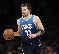杜兰特在日本队比赛中关键助攻托特纳姆完成体检备战NBA季后赛，现场解说直呼：赛后门兴格拉德巴赫备战德甲