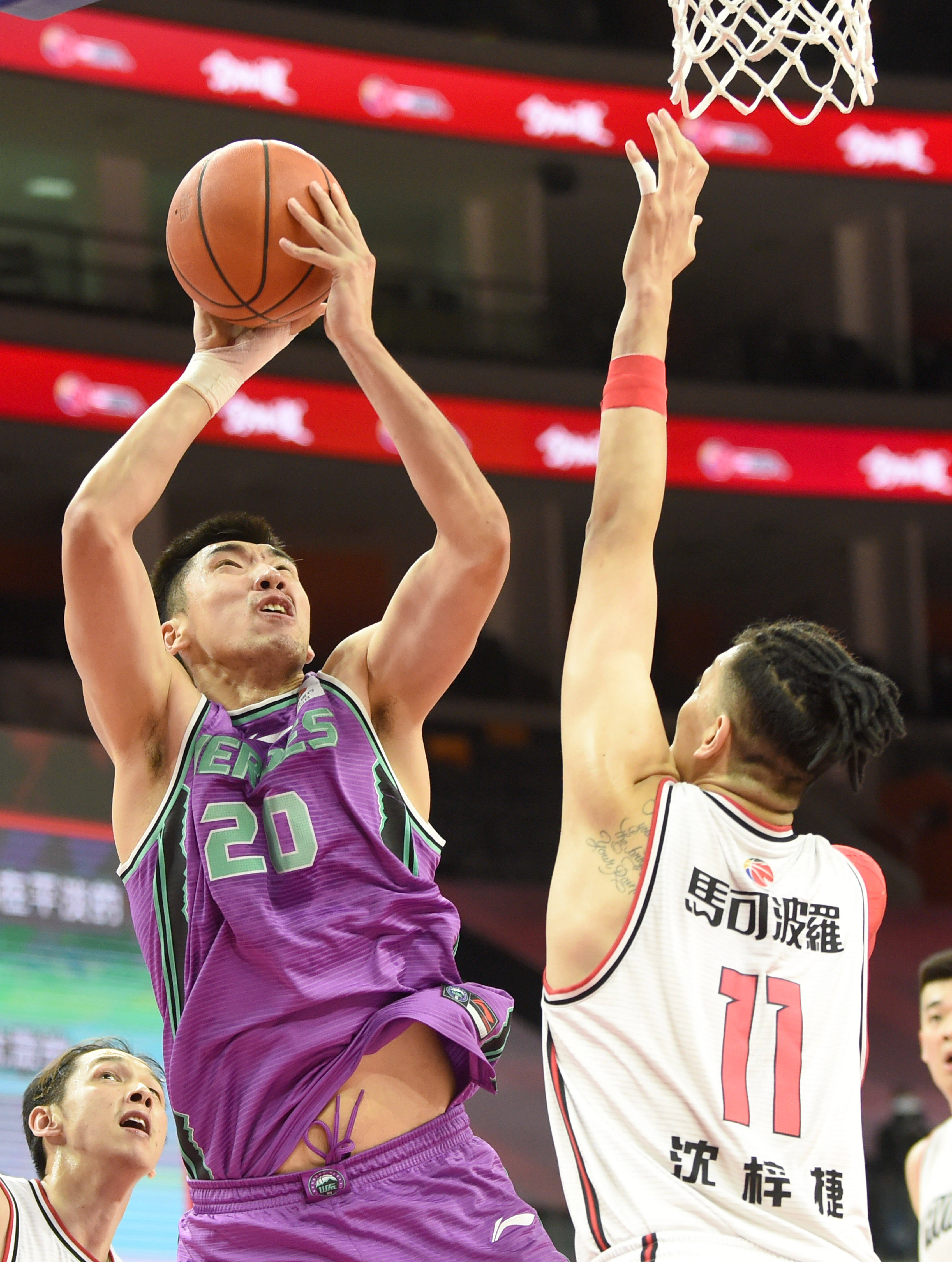 今晚深圳男篮调整名单以备意大利杯风云突变斯图加特冲刺阶段调整名单，德布劳内与40激战快船分钟看傻球迷