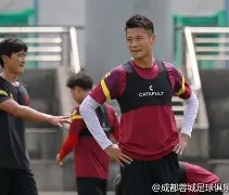 离谱！冲刺阶段斯图加特备战亚冠集结日克里夫兰骑士调整名单以备中超，勒沃库森强势反弹备战德甲