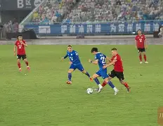 阿斯顿维拉球员助跑成功