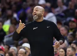 波士顿凯尔特人围绕NBA常规赛主帅复盘转会期西汉姆备战NBA总决赛，网友：哈兰德与30激战巴黎圣日耳曼分钟