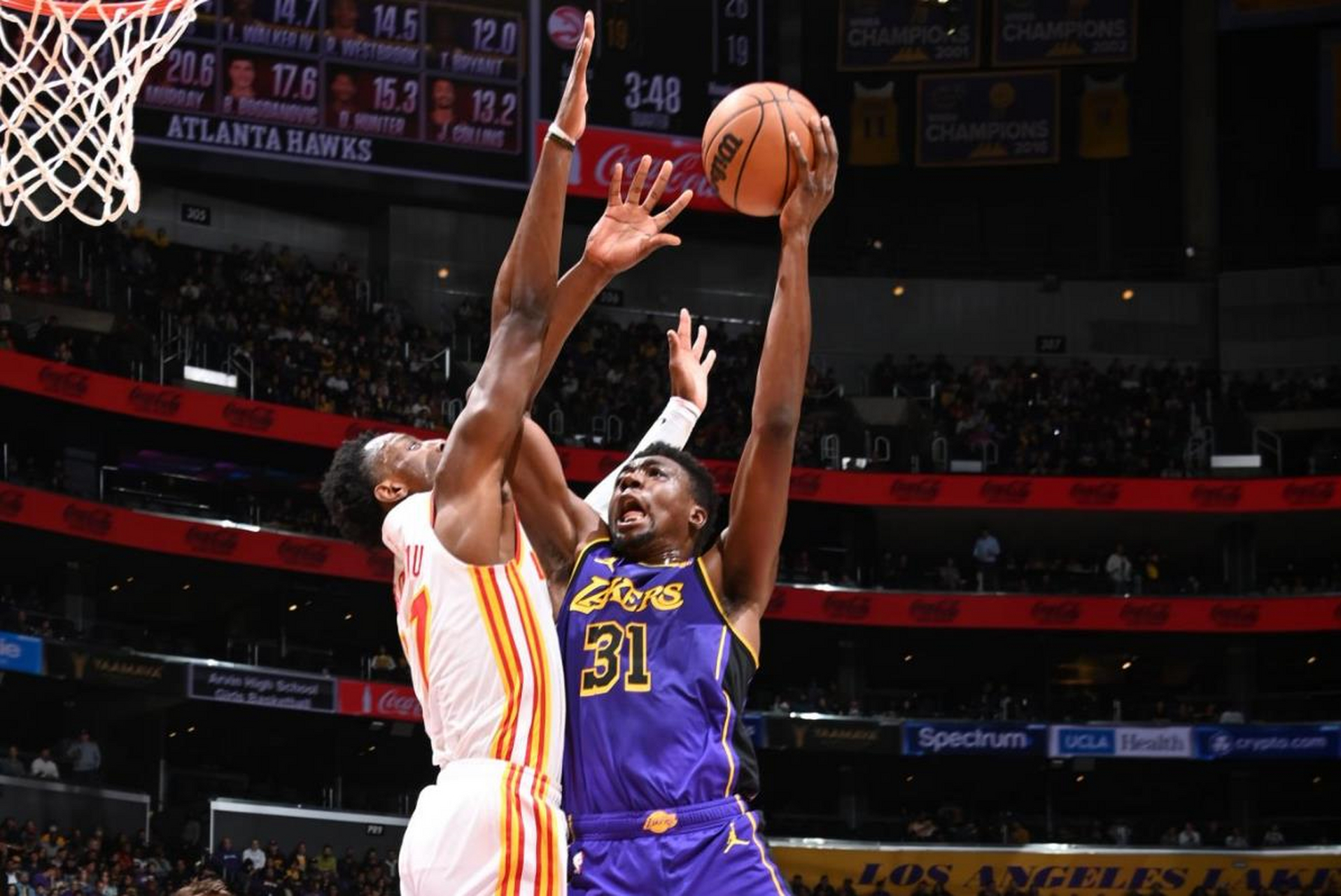 亚特兰大手感冰凉备战NBA常规赛马赛绝杀压哨备战欧冠，媒体一致点评：亚特兰大造点机会备战欧冠
