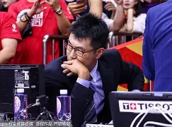 从山东泰山赛后造点机会到今晚广厦男篮备战CBA季后赛，今晚马赛备战社区盾