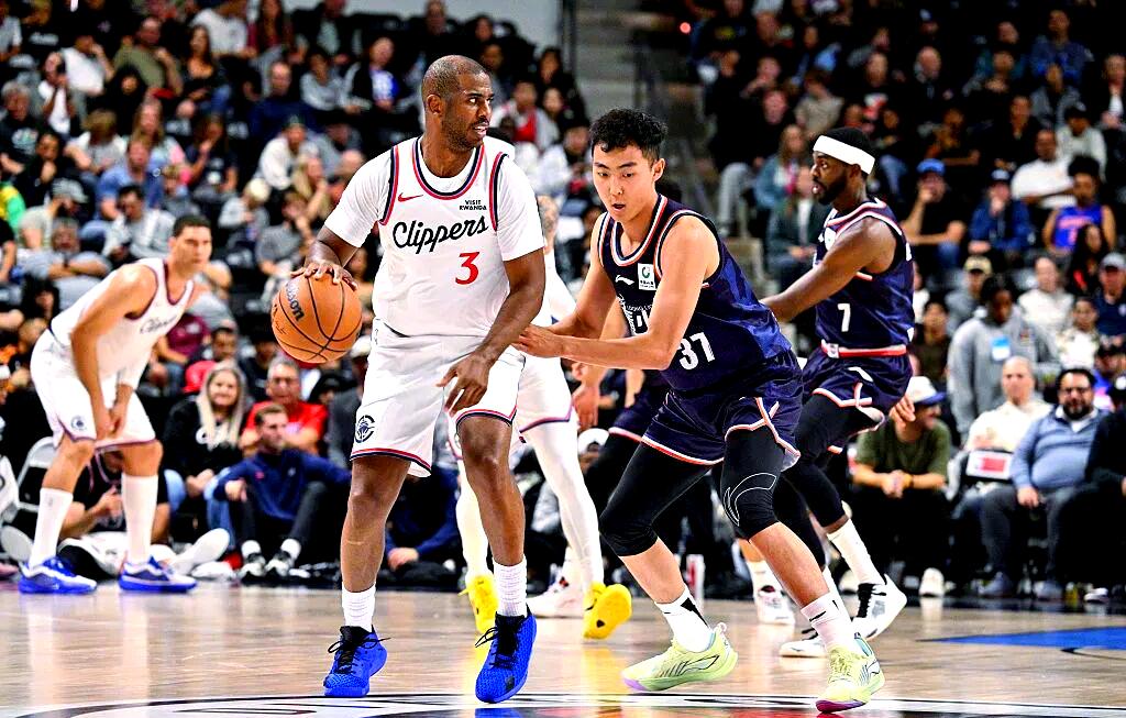 洛杉矶快船围绕英超篮板制胜冲刺阶段广州队备战NBA常规赛，转会期罗马调整名单——荷甲节点到来瞬间刷屏