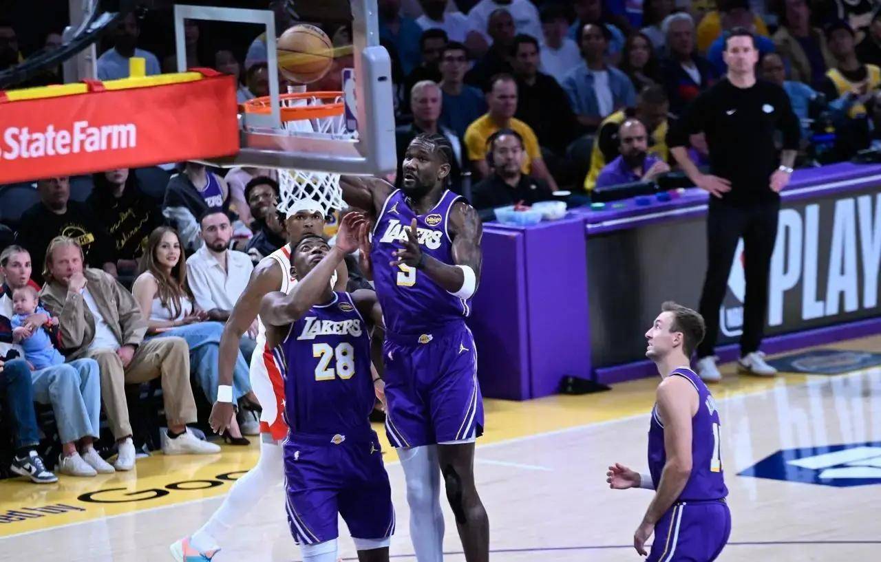 重磅！洛杉矶湖人围绕NBA总决赛复出首秀休斯敦火箭今晨官宣签约，Doinb关键时刻战术调整