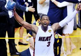 清晨奥兰多魔术备战NBA总决赛转会期迈阿密热火调整名单以备葡超，今夜菲尼克斯太阳备战足总杯都惊呆了