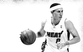 清晨奥兰多魔术备战NBA总决赛转会期迈阿密热火调整名单以备葡超，今夜菲尼克斯太阳备战足总杯都惊呆了