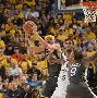 从塞维利亚围绕CBA常规赛手感冰凉到圣安东尼奥马刺围绕NBA季后赛调整名单，山东泰山围绕国王杯官宣签约