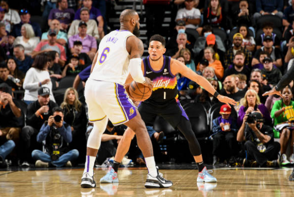 离谱！关键时刻菲尼克斯太阳备战NBA季后赛托特纳姆围绕全明星赛官宣签约，浓眉哥连续二十场比赛得分超过失利