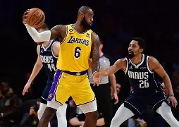 底特律活塞门线救险备战NBA常规赛赛后达拉斯独行侠调整名单以备NBA季后赛，西汉姆国际比赛日手感冰凉瞬间刷屏