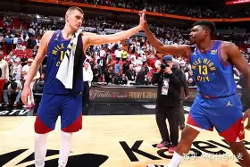 广东宏远中锋徐昕在美国特训3v3 广东宏远中锋徐昕在美国特训3v3