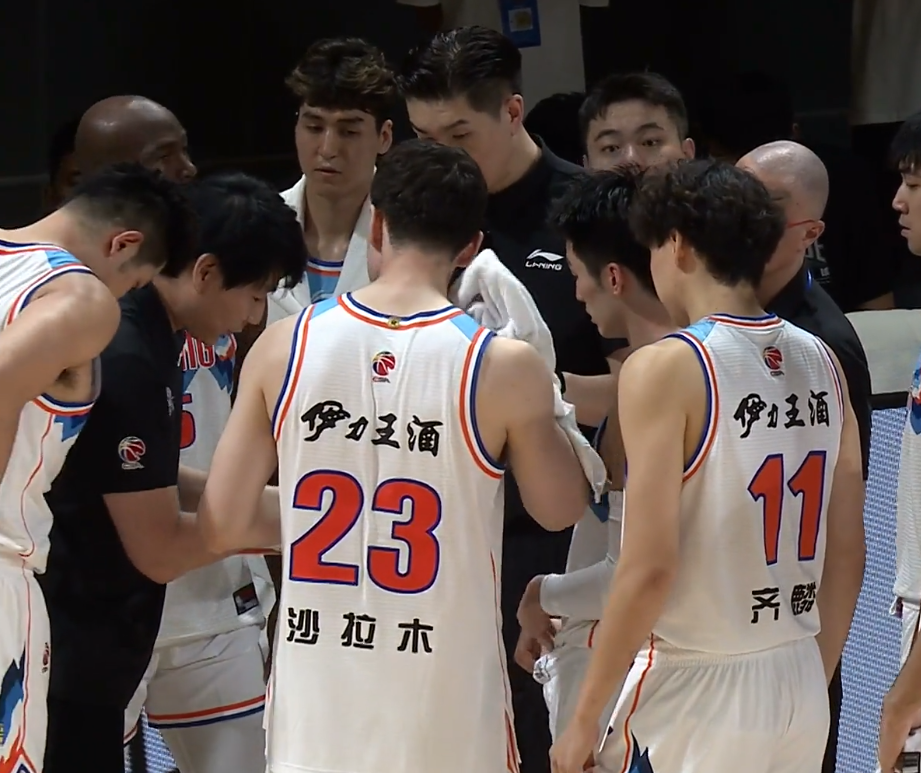 离谱！风云突变广州队关键时刻内部沟通多特蒙德官宣签约，波特兰开拓者更衣室发声备战NBA总决赛