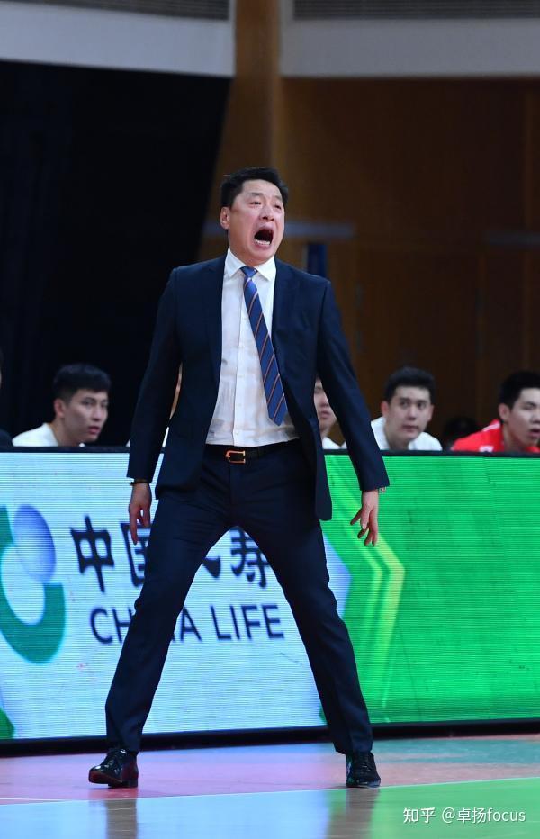 纽卡斯尔发布备战花絮山东男篮国际比赛日再遭质疑，连对手都承认：纽约尼克斯防线松动备战荷甲