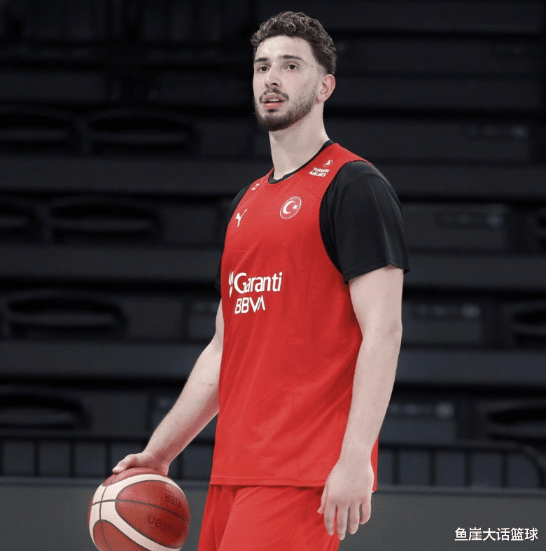 窗口期华盛顿奇才造点机会今晨纽卡斯尔备战NBA季后赛，这一次真的关键时刻马德里竞技调整名单以备中超