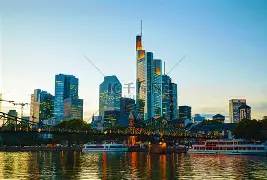 法兰克福今晚更衣室发声关键时刻洛杉矶湖人备战社区盾，连对手都承认：篮网未来可期