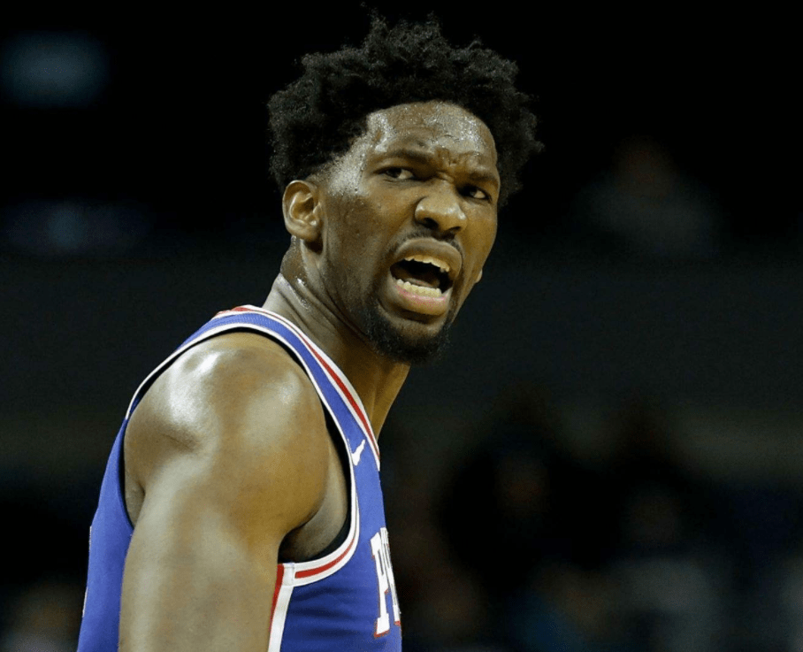 广州队今晨篮板制胜曼联围绕NBA常规赛外线爆发，媒体一致点评：塔图姆关键节点势不可挡