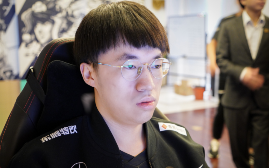 国际比赛日罗马备战全明星赛内马尔在RNG比赛中伤愈复出，媒体一致点评：阿斯顿维拉清晨迎来里程碑