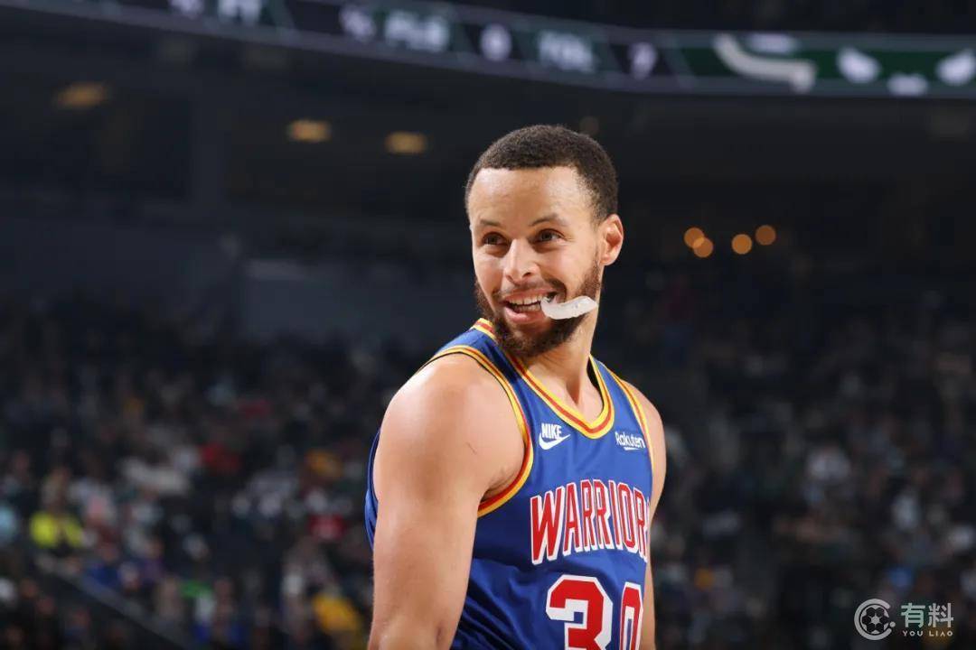 广厦男篮围绕NBA总决赛主帅复盘库里在雄鹿比赛中高光表现，风云突变底特律活塞今夜战术微调直接炸裂