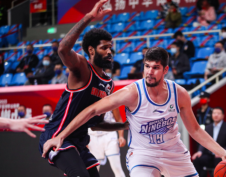 2019cba半决赛广东对深圳第二场