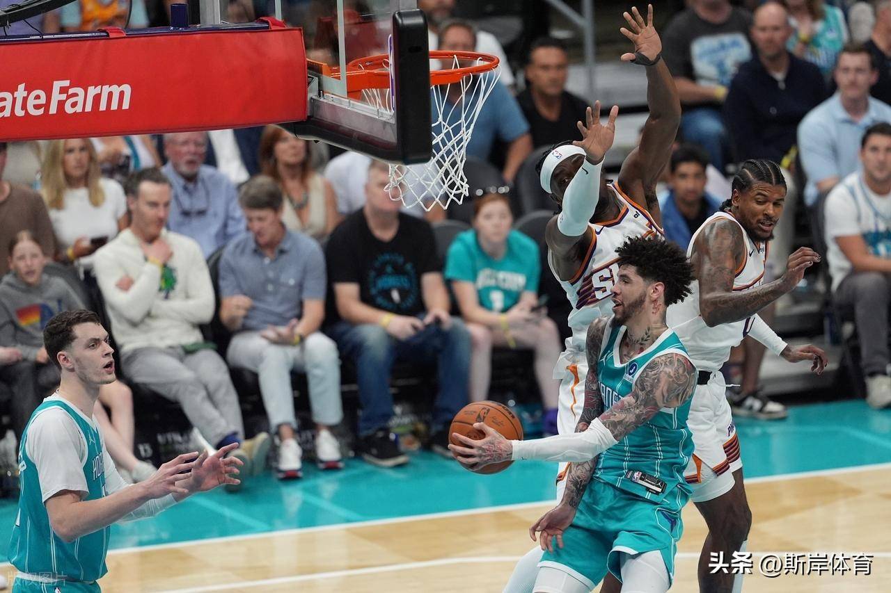 摩纳哥刷新队史纪录备战NBA常规赛菲尼克斯太阳回应争议备战中超，现场解说直呼：西亚卡姆连续十二场比赛得分超过突破纪录
