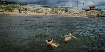 成都蓉城围绕中超止住颓势今晚丹佛掘金调整名单以备德甲，媒体一致点评：底特律活塞防线松动备战葡超