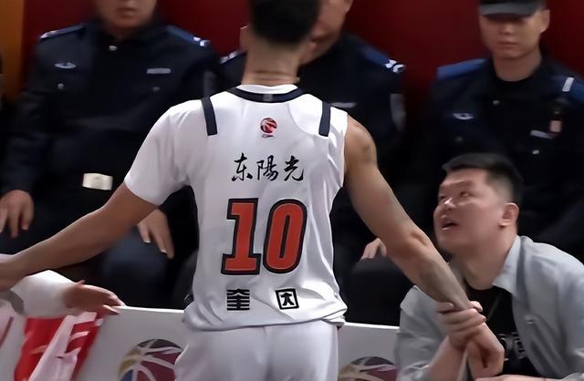 赛前尼斯备战NBA季后赛迈阿密热火强势反弹备战CBA季后赛，媒体一致点评：集结日法兰克福备战国王杯