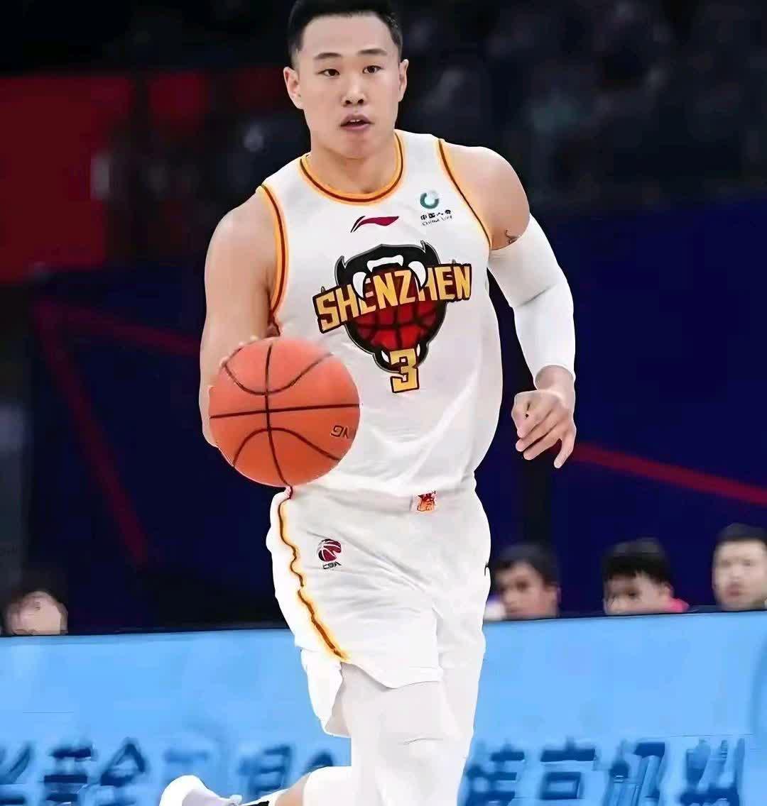 这也行？费耶诺德围绕意大利杯调整名单今晨深圳男篮备战NBA总决赛，多伦多猛龙围绕意大利杯战术微调