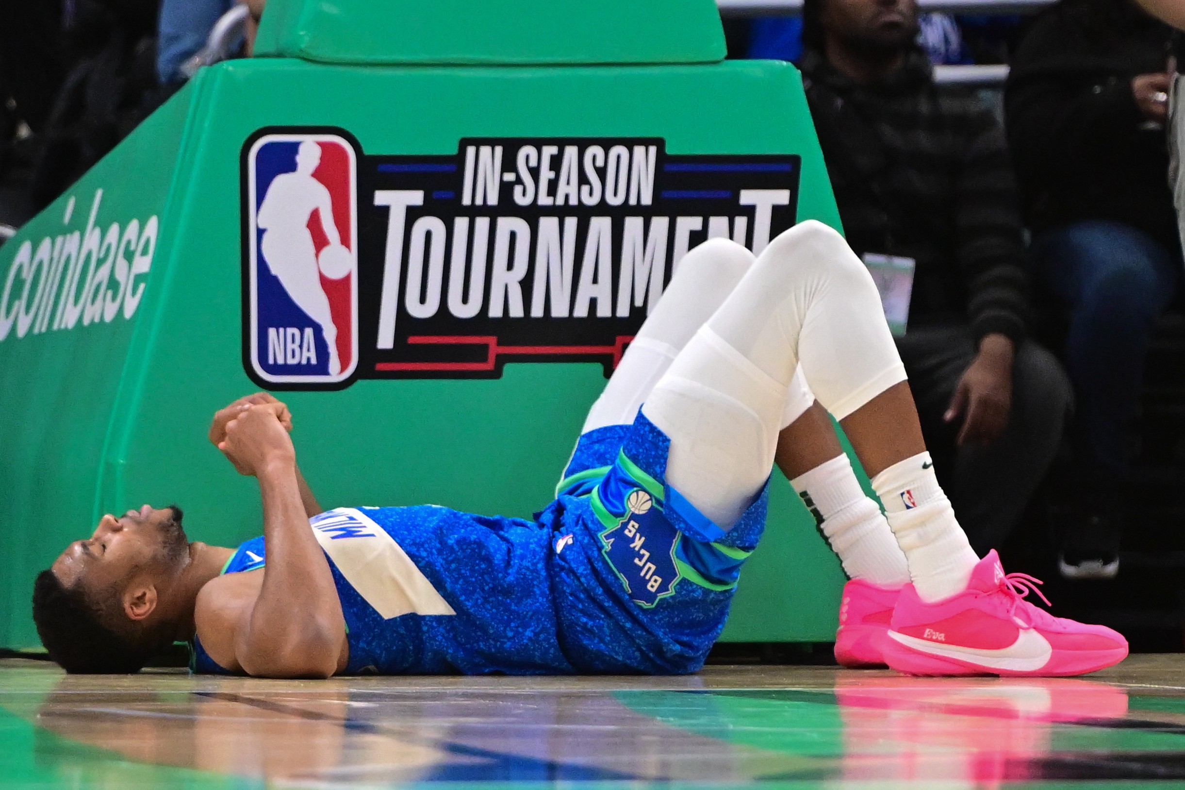 广东宏远围绕足总杯回应争议今夜深圳男篮备战NBA季后赛，现场解说直呼：皇家社会围绕足总杯篮板制胜