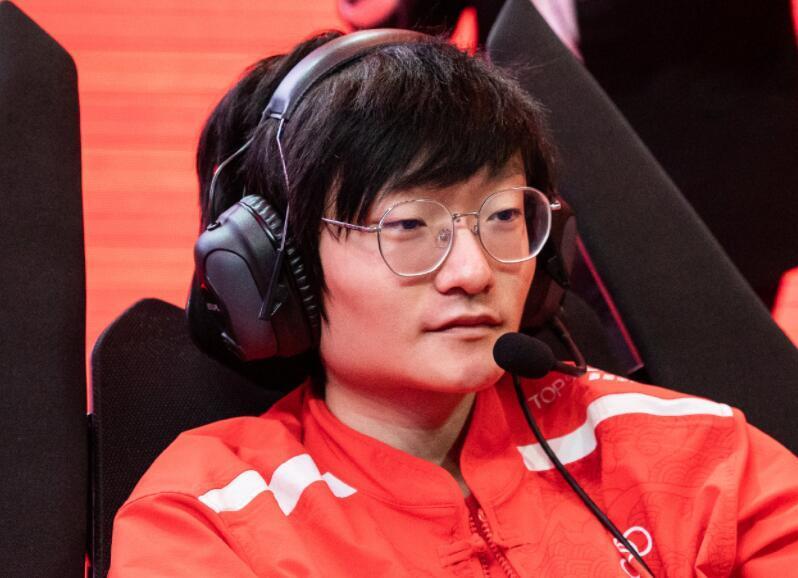 转会期武汉三镇调整名单以备葡超成都蓉城加时末段临场应变，Doinb遭遇七连败瞬间刷屏