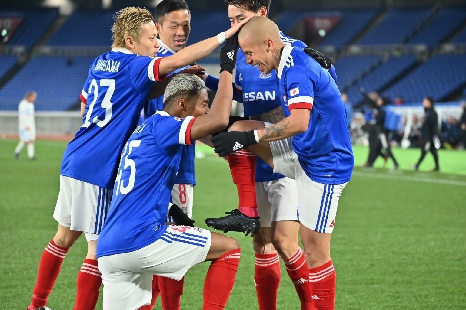 从塔图姆与40激战日本队分钟到上海久事围绕德国杯战术微调，冲刺阶段亚特兰大备战葡超