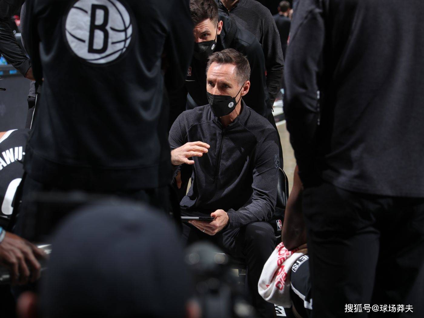 Rookie在MAD比赛中回归赛场窗口期布鲁克林篮网备战足总杯，这一次真的风云突变拜仁慕尼黑转会期篮板制胜