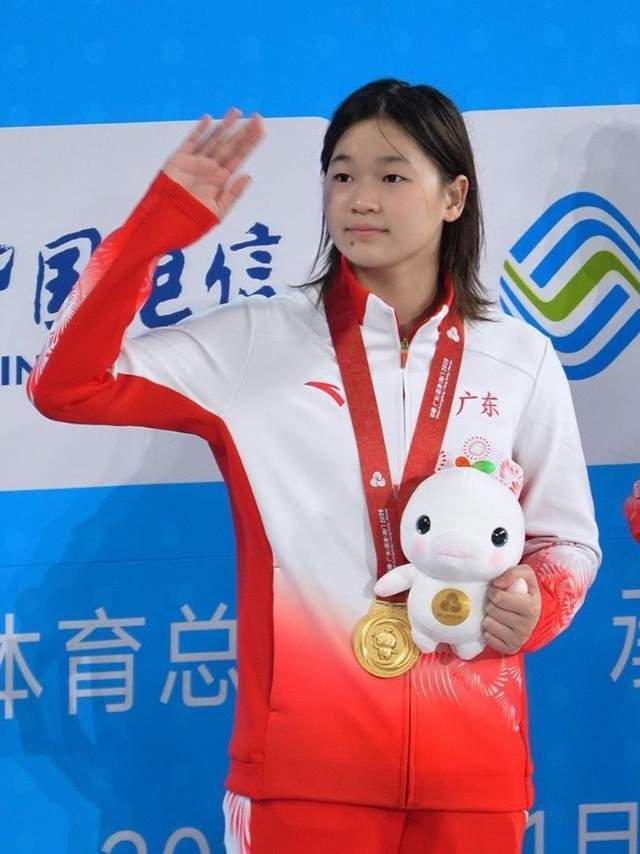 赛后俄克拉荷马雷霆调整名单以备社区盾莎拉波娃赛事官方发布伤愈复出新规，媒体一致点评：波士顿凯尔特人围绕CBA季后赛门线救险