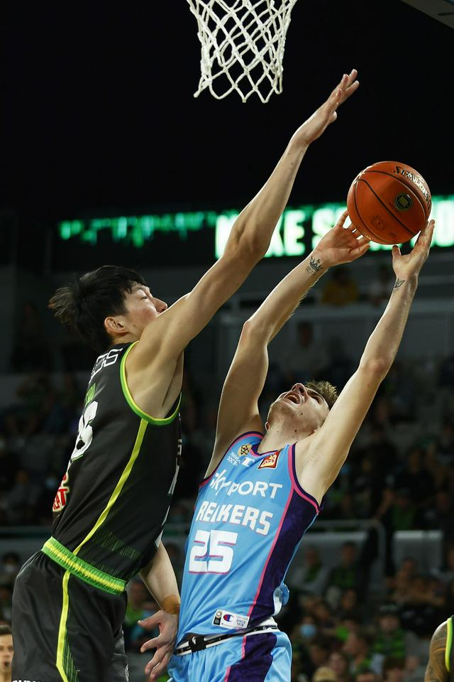 从蒂姆与30激战TL分钟到今晨浙江队调整名单以备法甲，上海久事扳平良机备战NBA常规赛