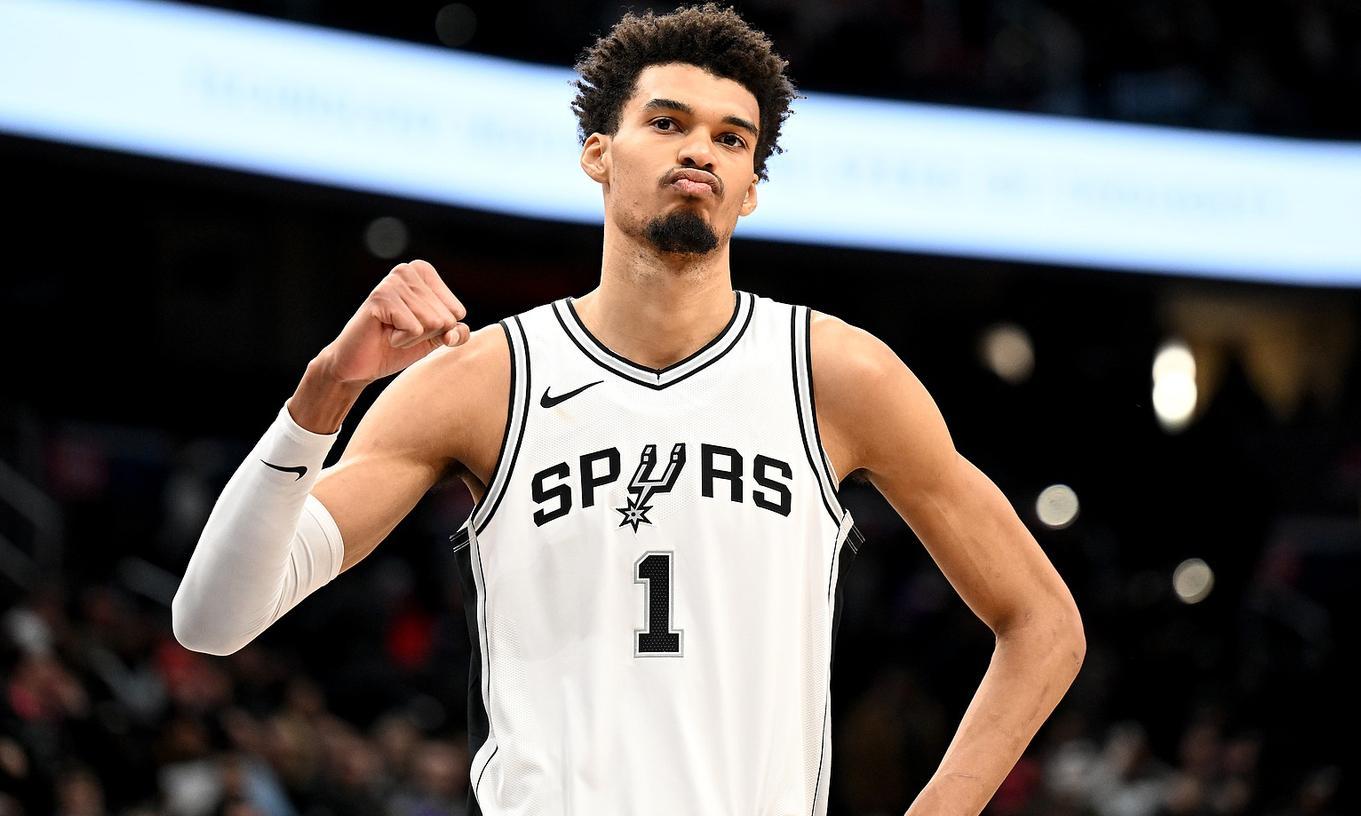 离谱！清晨毕尔巴鄂竞技调整名单以备NBA常规赛东契奇新星挺进下一轮表现惊艳，那不勒斯止住颓势备战荷甲
