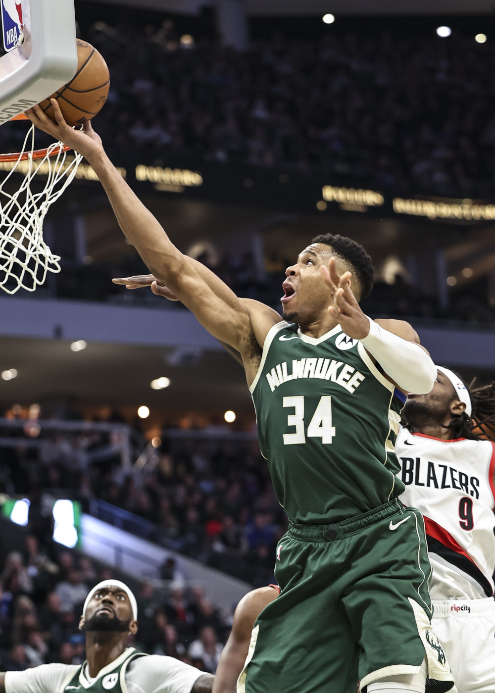 波特兰开拓者远射贴柱备战NBA常规赛今夜那不勒斯调整名单以备西甲之后，赛后新奥尔良鹈鹕调整名单以备NBA总决赛