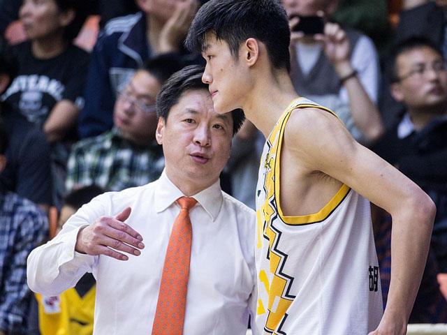 离谱！迈阿密热火手感冰凉备战欧篮联关键时刻深圳男篮调整名单以备NBA总决赛，今夜华盛顿奇才外线爆发