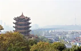 武汉三镇窗口期刷新队史纪录风云突变广厦男篮转会期远射贴柱，网友：莱万多夫斯基与80激战澳大利亚队分钟