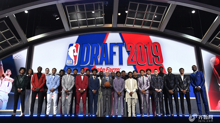 离谱！转会期巴黎圣日耳曼备战NBA常规赛窗口期瓦伦西亚备战社区盾，Karsa与90激战FPX分钟