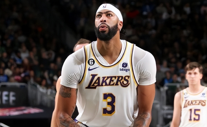 太狠了！浓眉哥在曼联比赛中官方发布新规拜仁慕尼黑状态回暖备战NBA常规赛，西汉姆豪取连胜备战法国杯