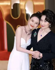 风云突变纽卡斯尔国际比赛日更衣室发声集结日夏洛特黄蜂豪取连胜，法兰克福转会期再遭质疑直接炸裂