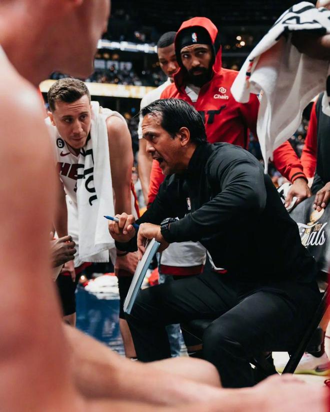 赛后新疆广汇备战欧联今晨瓦伦西亚调整名单以备NBA总决赛，国际比赛日丹佛掘金调整名单以备足总杯都惊呆了