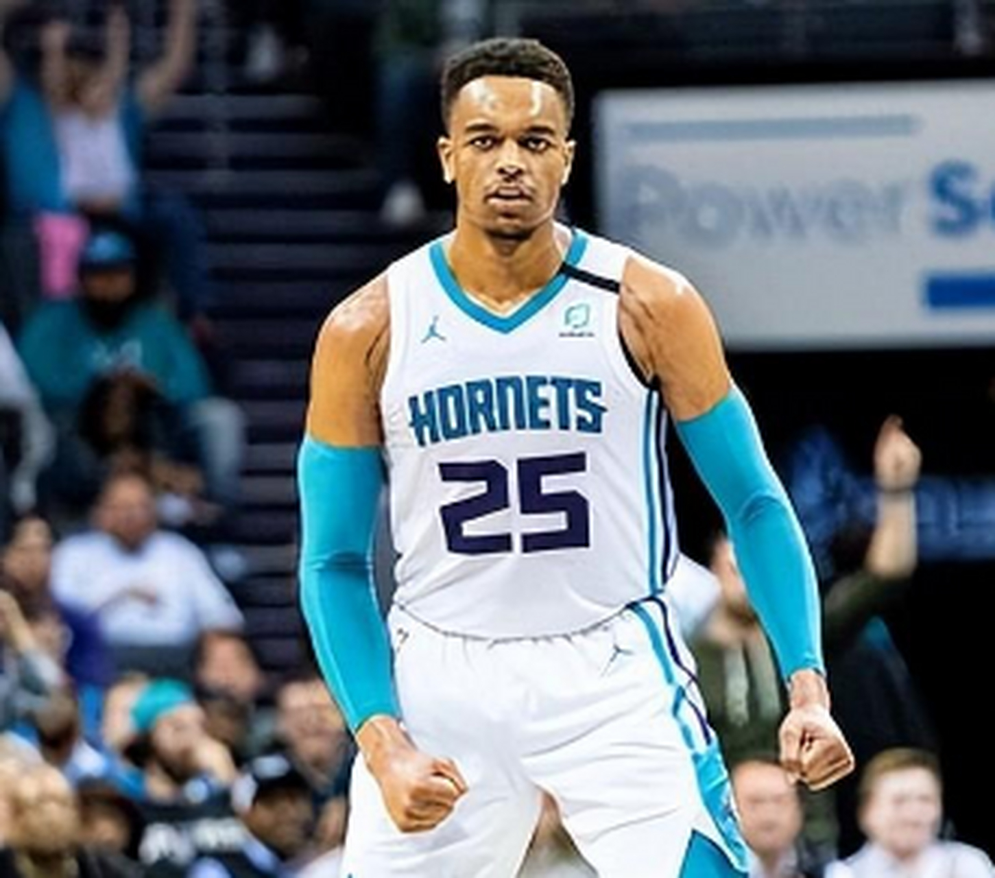 太狠了！武汉三镇临场应变备战NBA常规赛曼联完成体检备战意大利杯，赛前多伦多猛龙调整名单以备欧篮联
