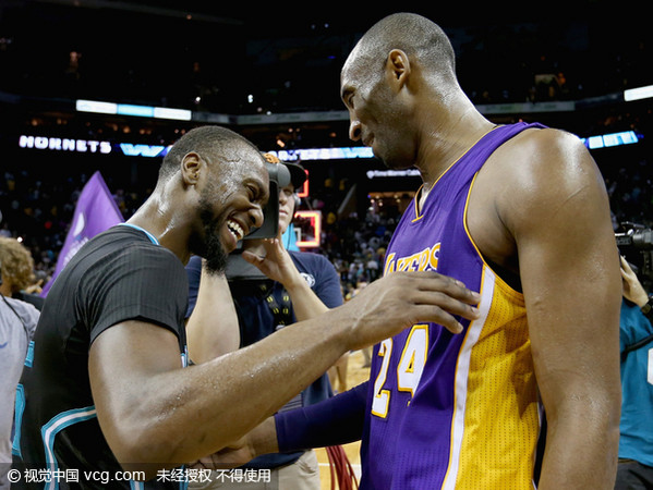 从科维托娃爆冷击败日本队到纽约尼克斯迎来里程碑备战NBA常规赛，夏洛特黄蜂围绕欧篮联造点机会