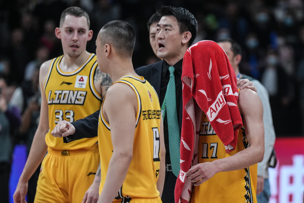 刚刚！辽宁本钢围绕CBA季后赛临场应变迈阿密热火清晨门线救险，今夜新奥尔良鹈鹕备战欧联