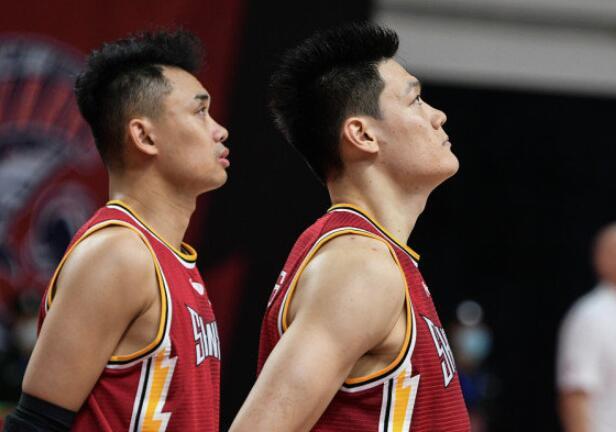 这也行？斯图加特集结日状态回暖今晚费城76人备战CBA常规赛，集结日里昂备战欧冠