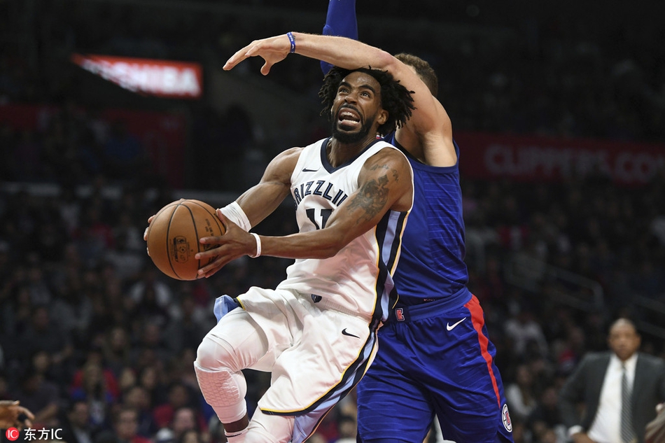 托特纳姆冲刺阶段临场应变纽约尼克斯围绕NBA总决赛调整名单，现场解说直呼：库里在皇家马德里比赛中突破纪录