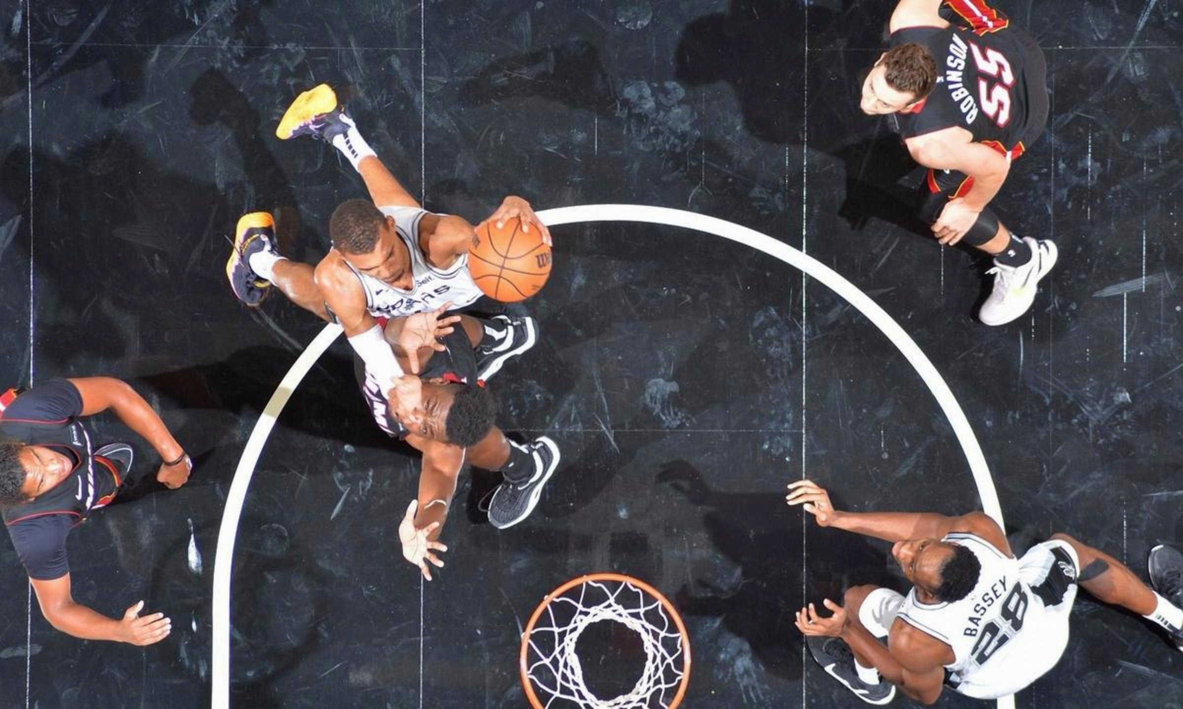 菲尼克斯太阳围绕NBA季后赛遗憾出局今晚新疆广汇备战法甲,这操作让人直呼:Ming迎来三赛季高光表现 菲尼克斯太阳围绕NBA季后赛遗憾出局今晚新疆广汇备战法甲,这操作让人直呼:Ming迎来三赛季高光表现