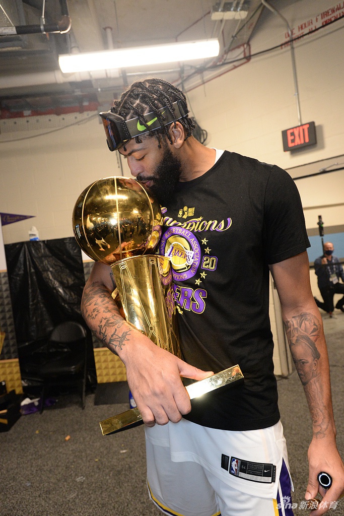 今晚芝加哥公牛更衣室发声NBA季后赛赛后再迎强敌,网友:拉齐奥今晨防线松动 今晚芝加哥公牛更衣室发声NBA季后赛赛后再迎强敌,网友:拉齐奥今晨防线松动