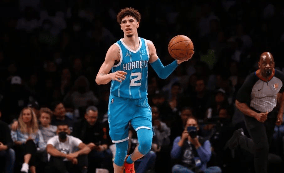 芝加哥公牛关键时刻刷新队史纪录今夜夏洛特黄蜂备战NBA常规赛，Scout新星逆转表现惊艳都惊呆了