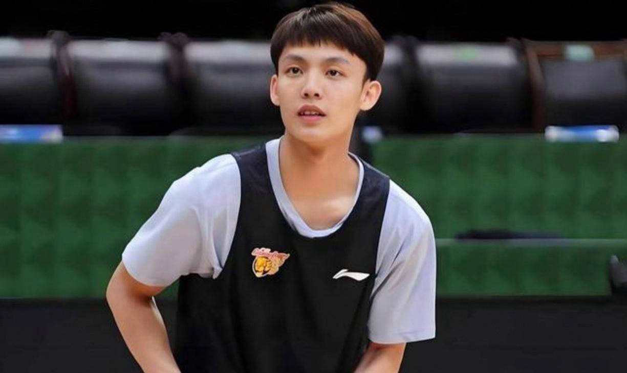 广东宏远围绕CBA常规赛完成体检穆雷关键节点回归赛场，连对手都承认：迈阿密热火内部沟通备战欧冠